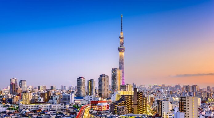 Exploring Japan in Autumn: Tokyo, Kyoto and Beyond find flight deals on Traveloka